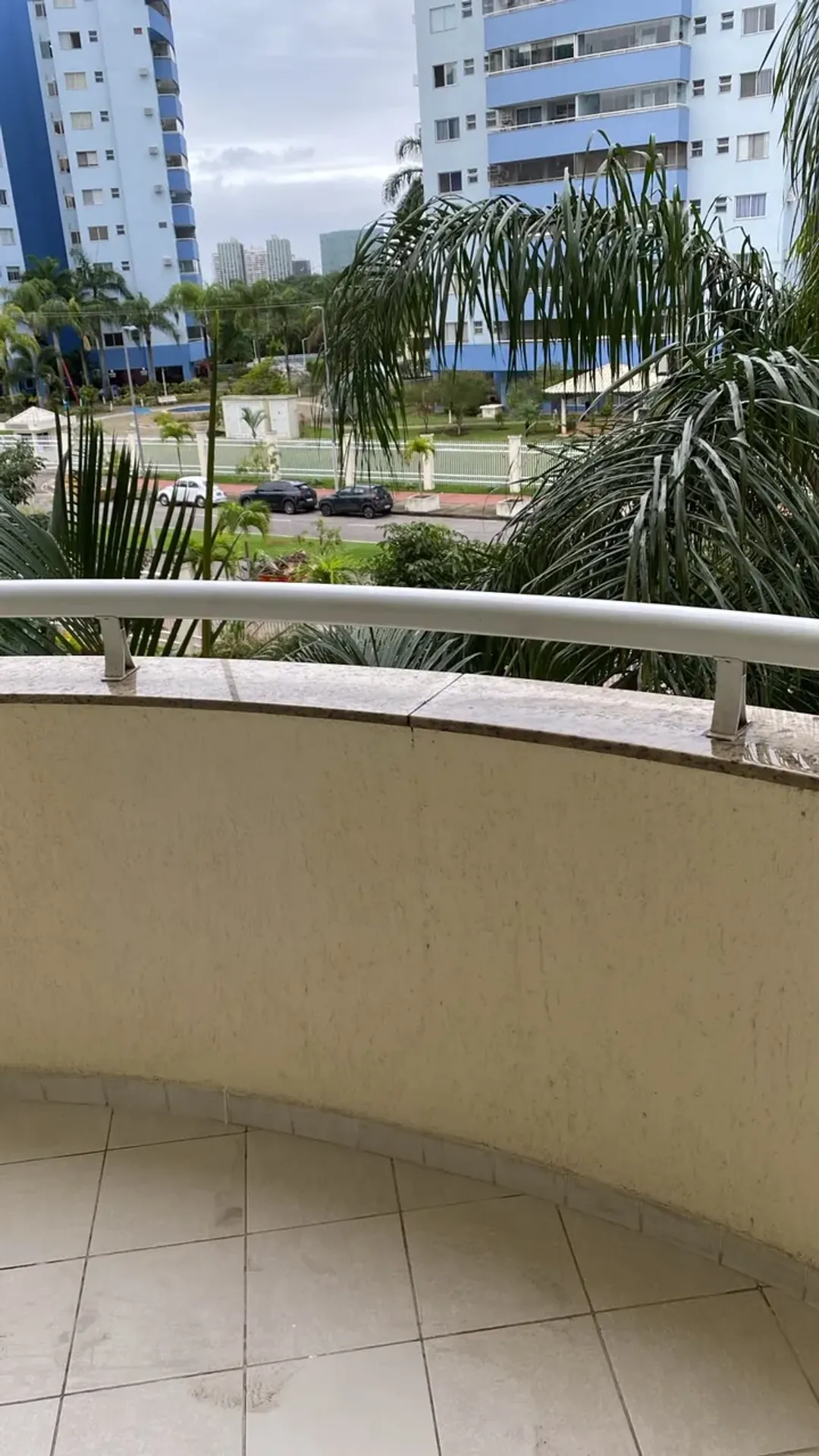 1-bedroom apartment with private bathroom, no parking