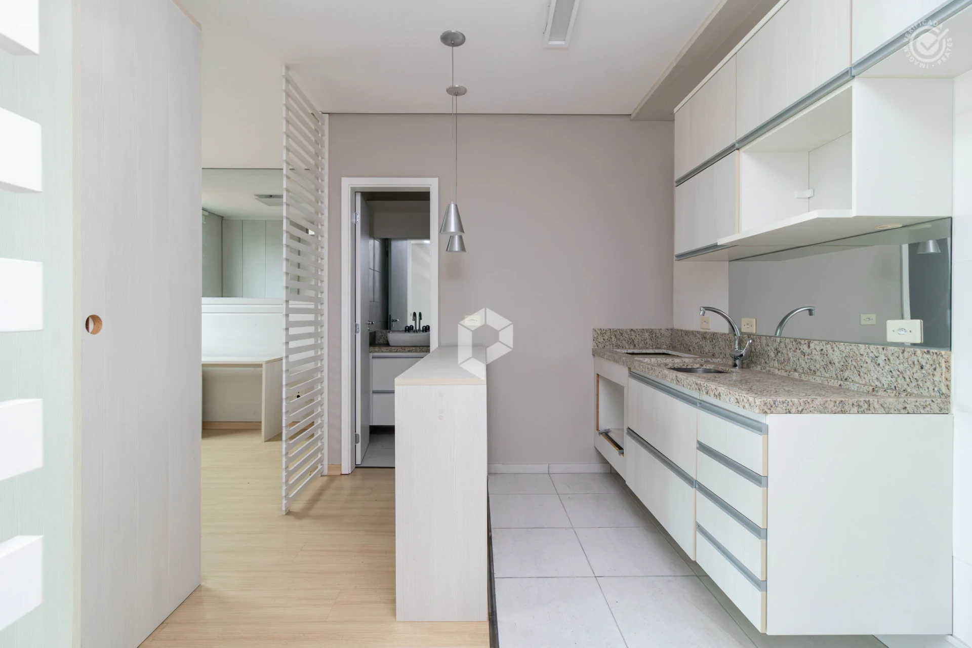 One-bedroom apartment with a home office in Curitiba — photo 3