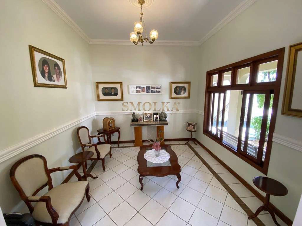 House with 5 bedrooms and private garden — photo 3