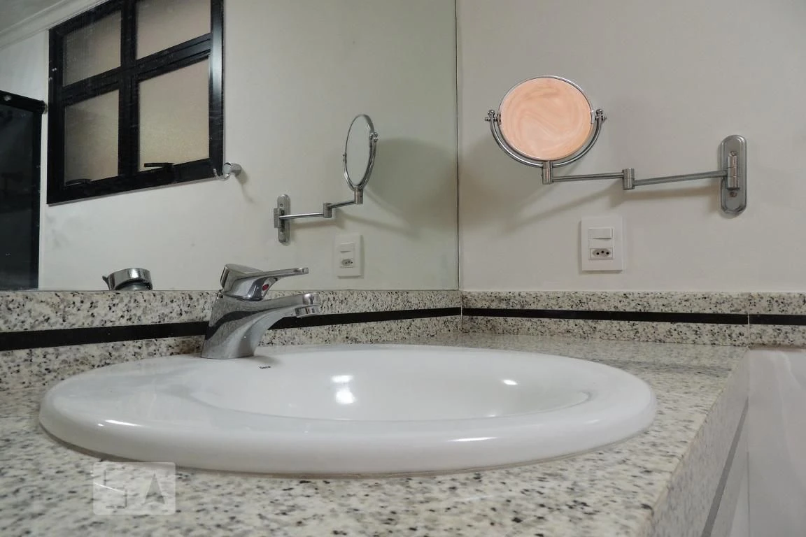 Apartamento de 4 quartos com janelas do piso ao teto — photo 96
