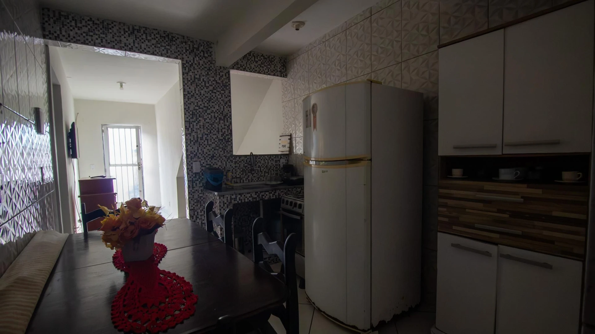 Furnished 1-bedroom apartment with 2 bathrooms — photo 11