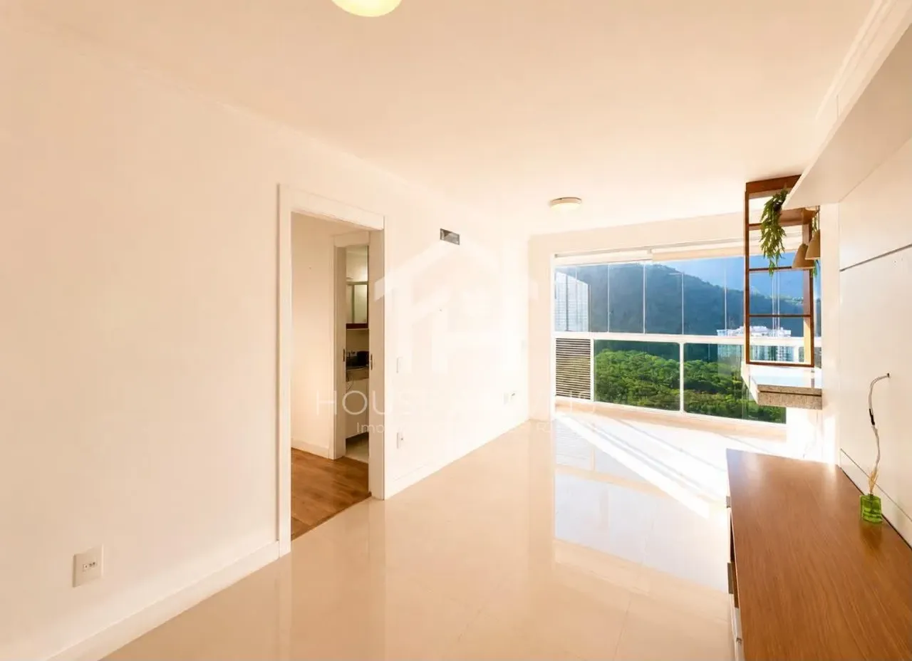 Apartamento com ar-condicionado e varanda envidraçada — photo 16