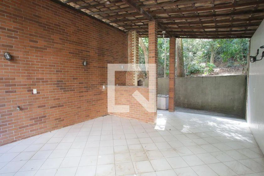 Apartment with 3 bedrooms and a balcony — photo 11