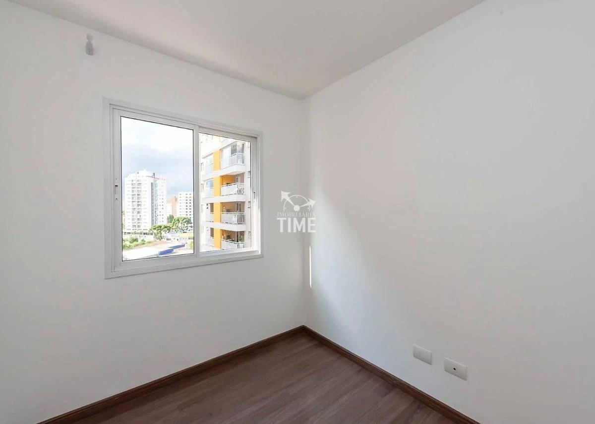 Wood or laminate floors in a 3-bedroom apartment, 69 m² — photo 35