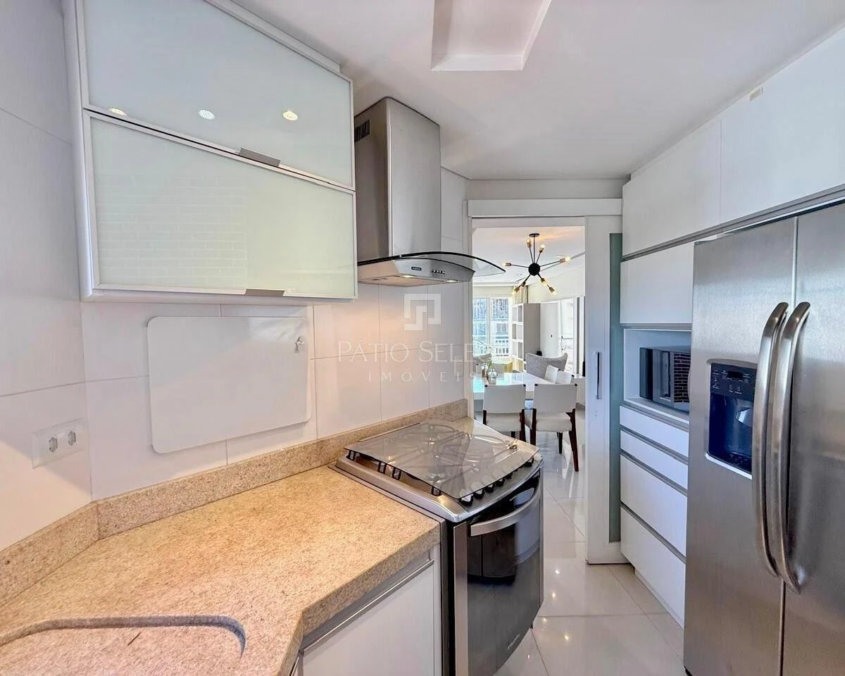 Furnished apartment with 2 bedrooms and glass balcony — photo 7