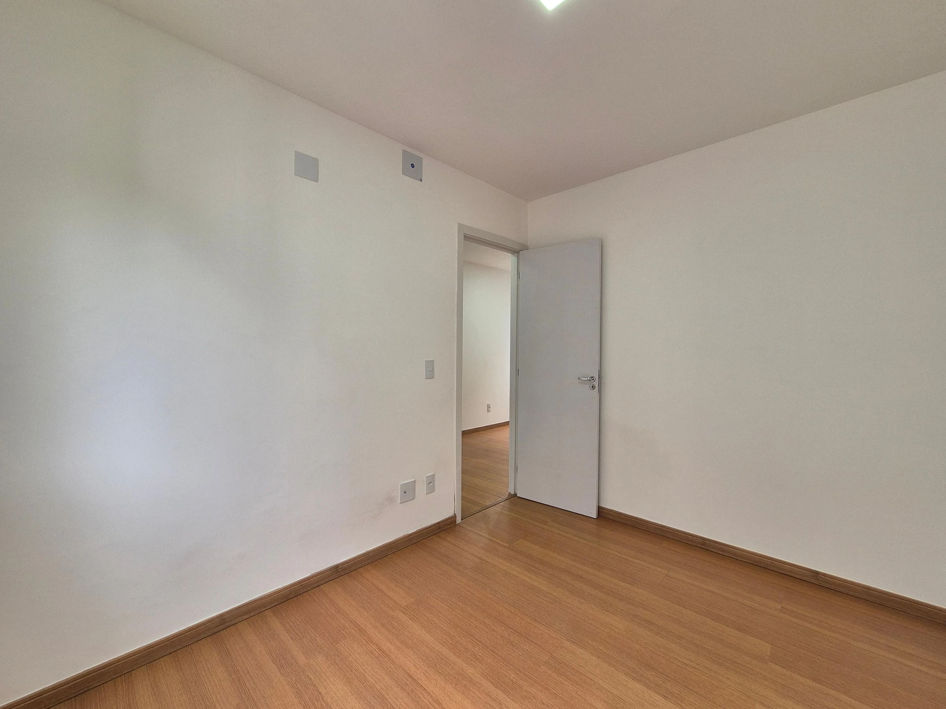 2-bedroom apartment with 1 en-suite and open-air pool — photo 19