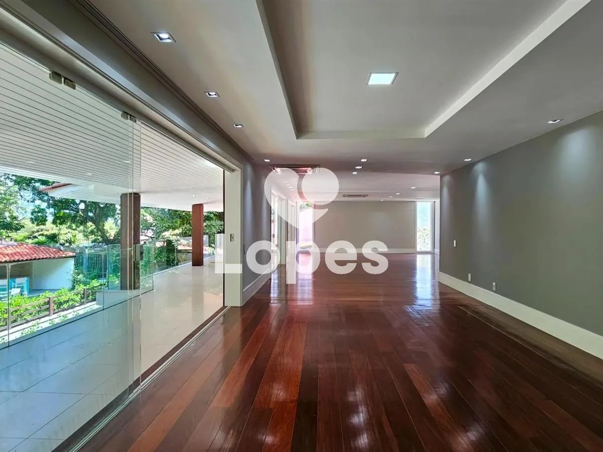 Furnished 960 m² house with 5 en-suite bedrooms