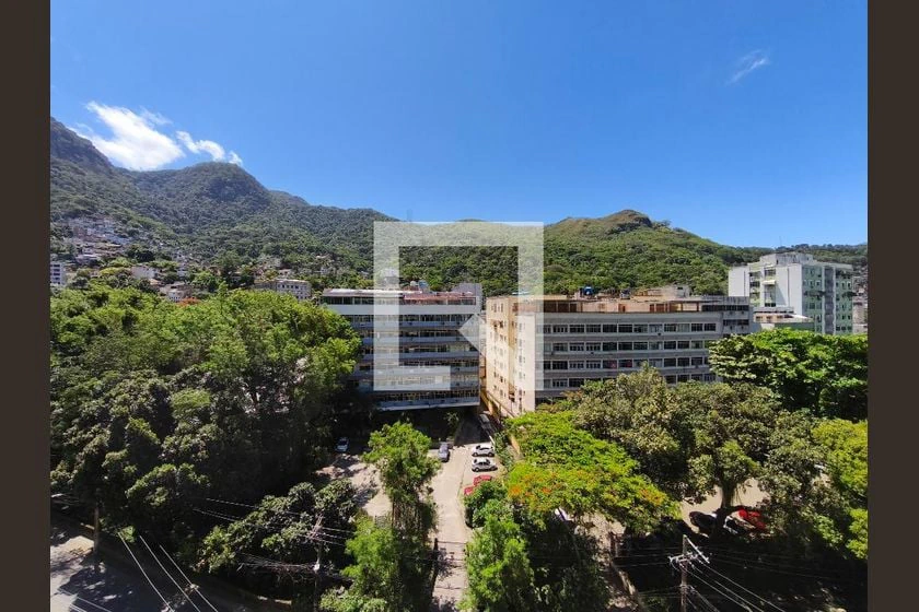 Mountain view in a 4-bedroom apartment, 159 m² — photo 19