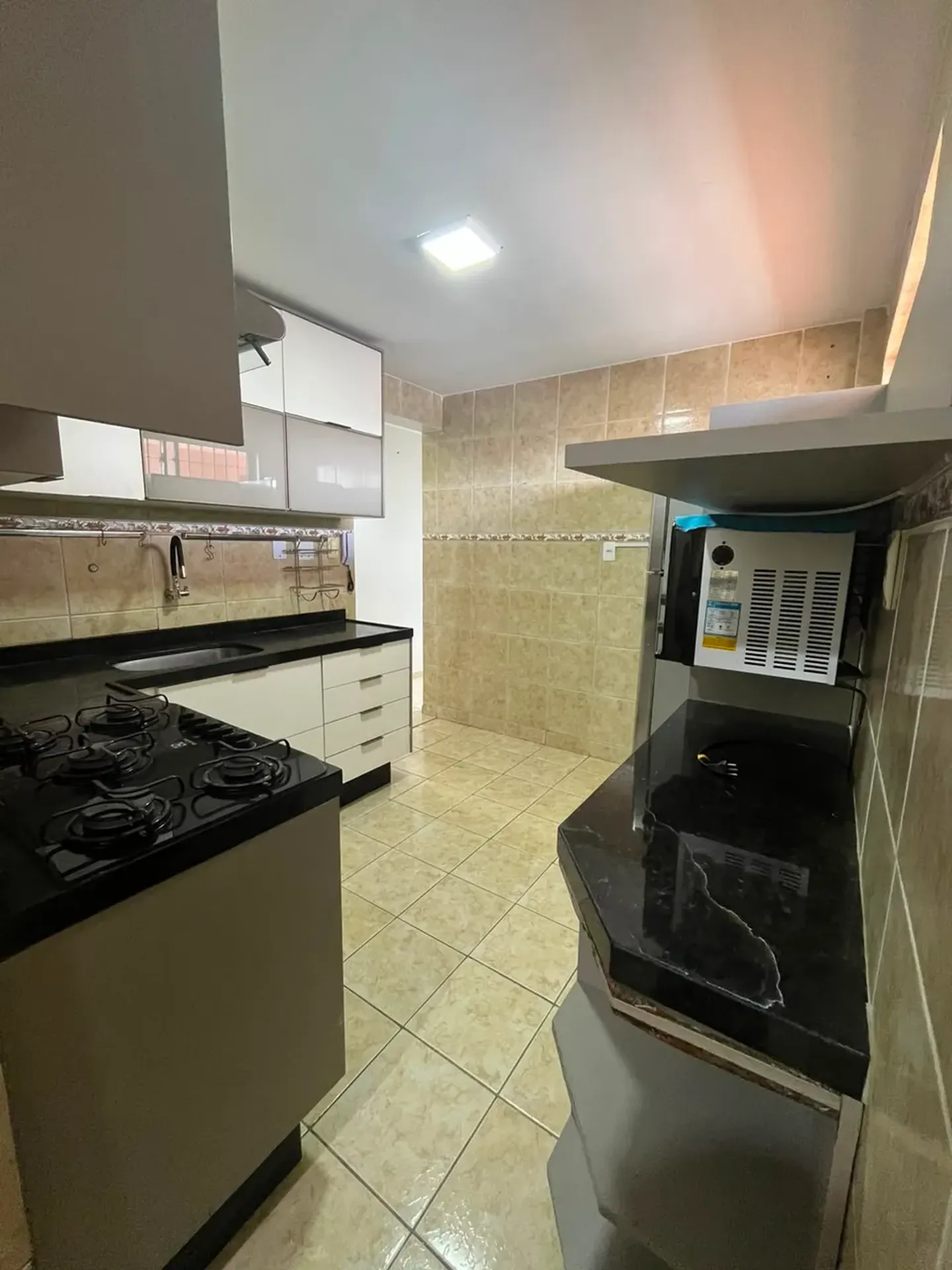 Furnished apartment with 3 bedrooms and an en-suite — photo 13