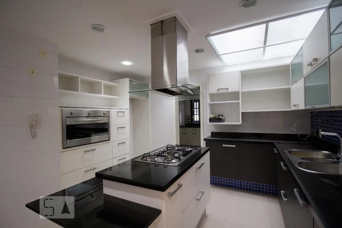 3-bedroom apartment with a balcony and built-in BBQ — photo 16