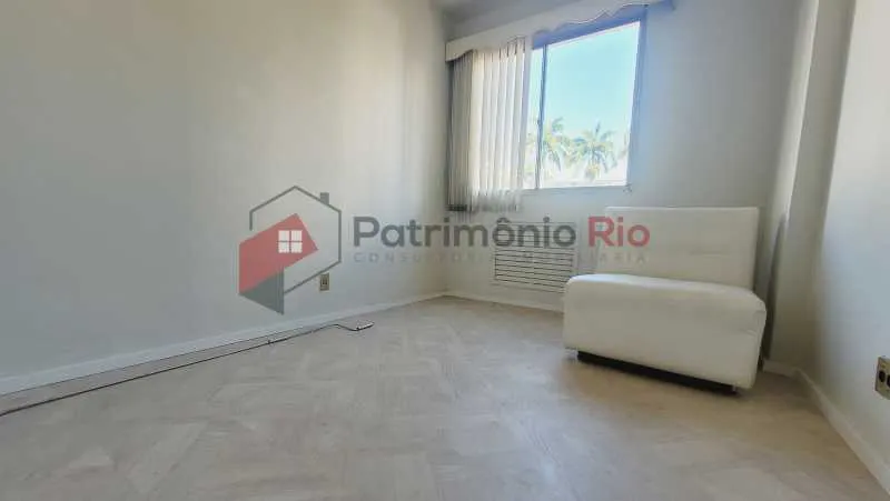 2-bedroom apartment in a building with a pool — photo 21
