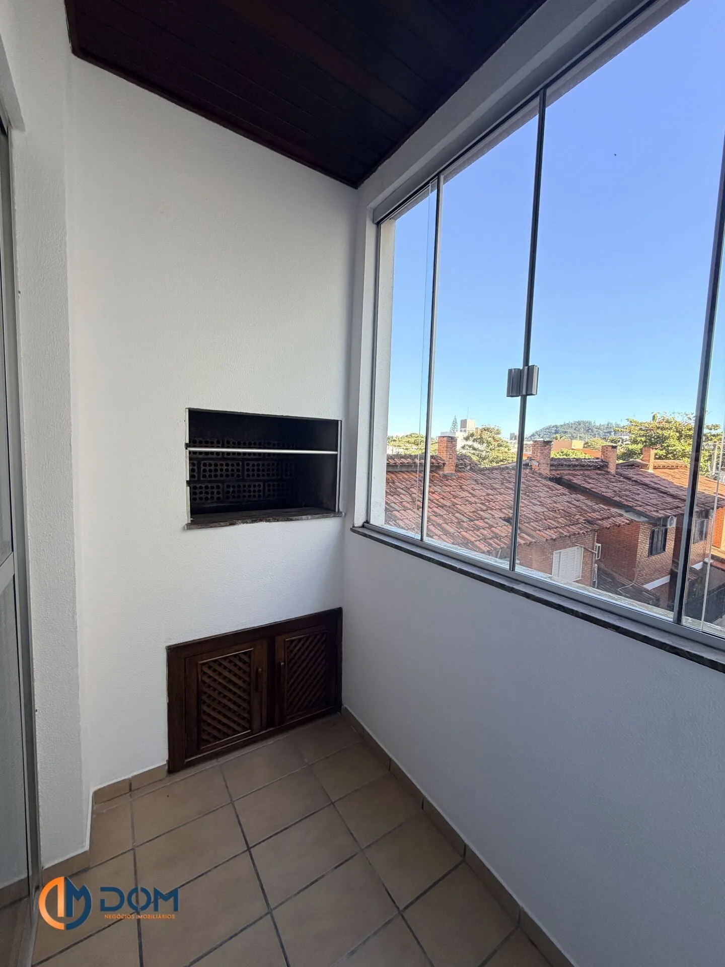 1-bedroom apartment with balcony and shared BBQ access — photo 5