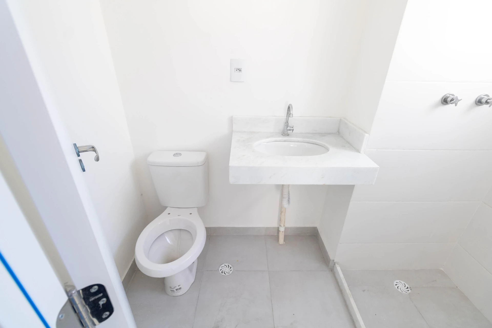 Apartment with 2 bedrooms, 1 en-suite and 1 parking spot — photo 17