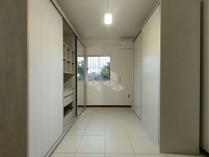 4-bedroom house with a bathtub in Florianópolis — photo 15