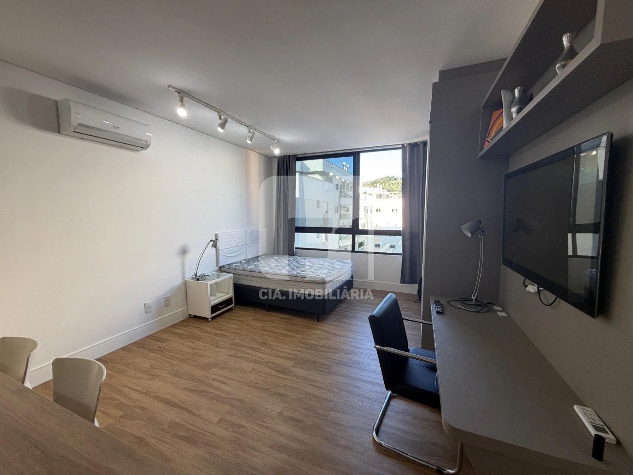 Apartamento amueblado de 1 dormitorio con cocina integrada
