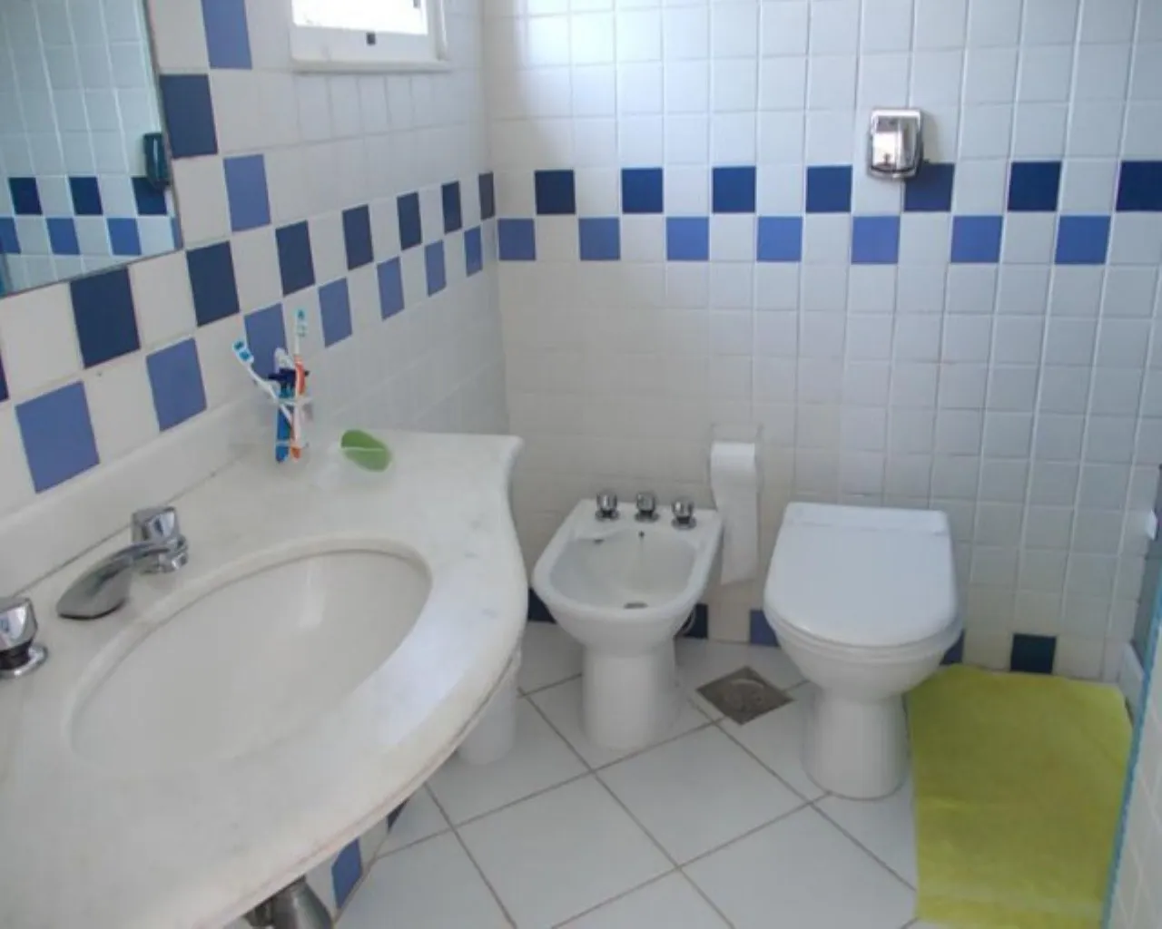Condo house with 5 bedrooms and separate kitchen — photo 3