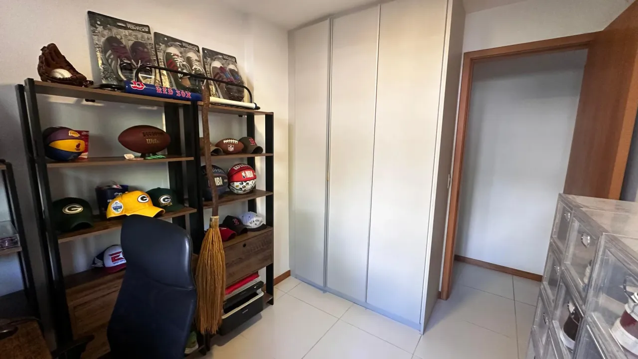 Apartamento semimobiliado com cozinha fechada e 2 vagas — photo 15