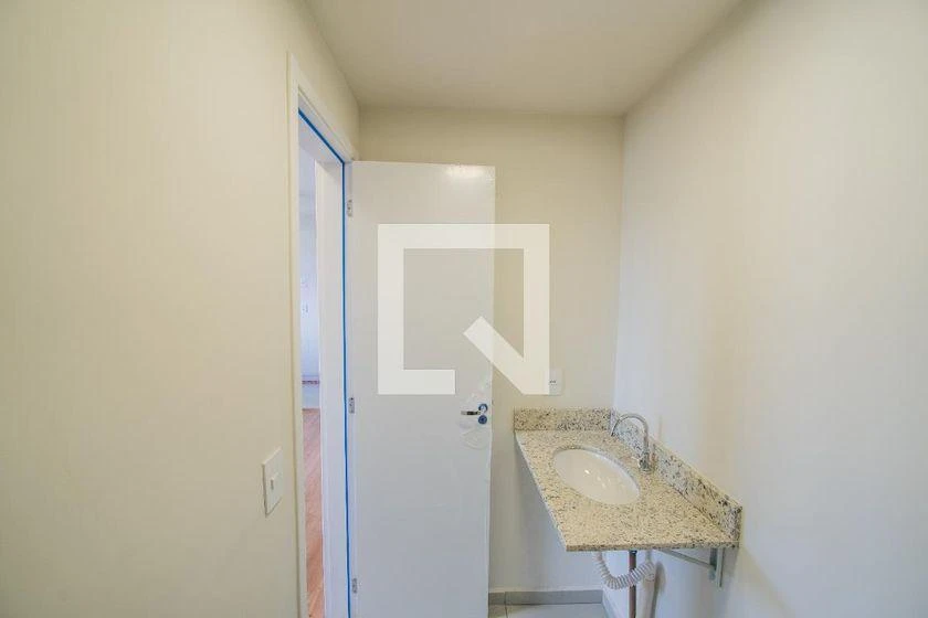 2-bedroom apartment in a building with a gym — photo 39