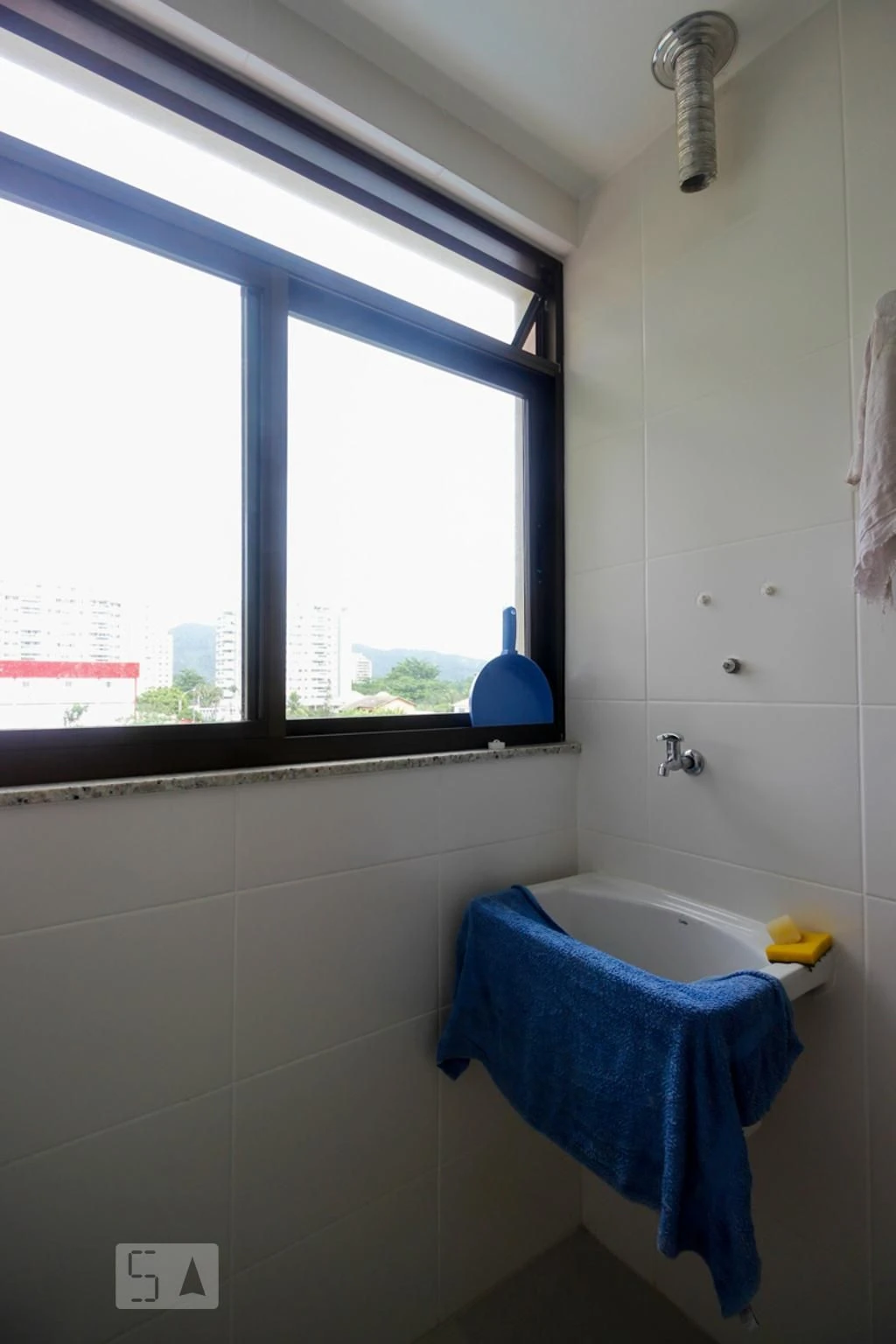 2-bedroom apartment with a mountain view — photo 29