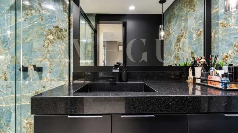 2-bedroom apartment with suite, balcony, 85 m² and parking — photo 11