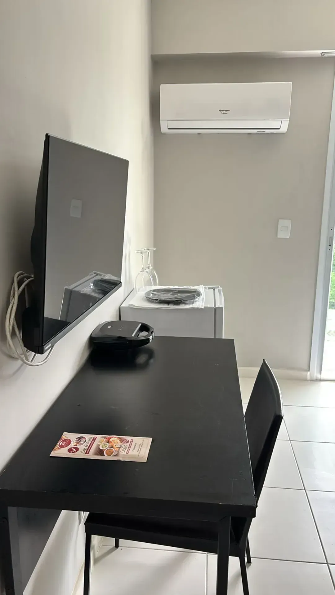 Apartamento com 2 quartos e varanda fechada de vidro — photo 30