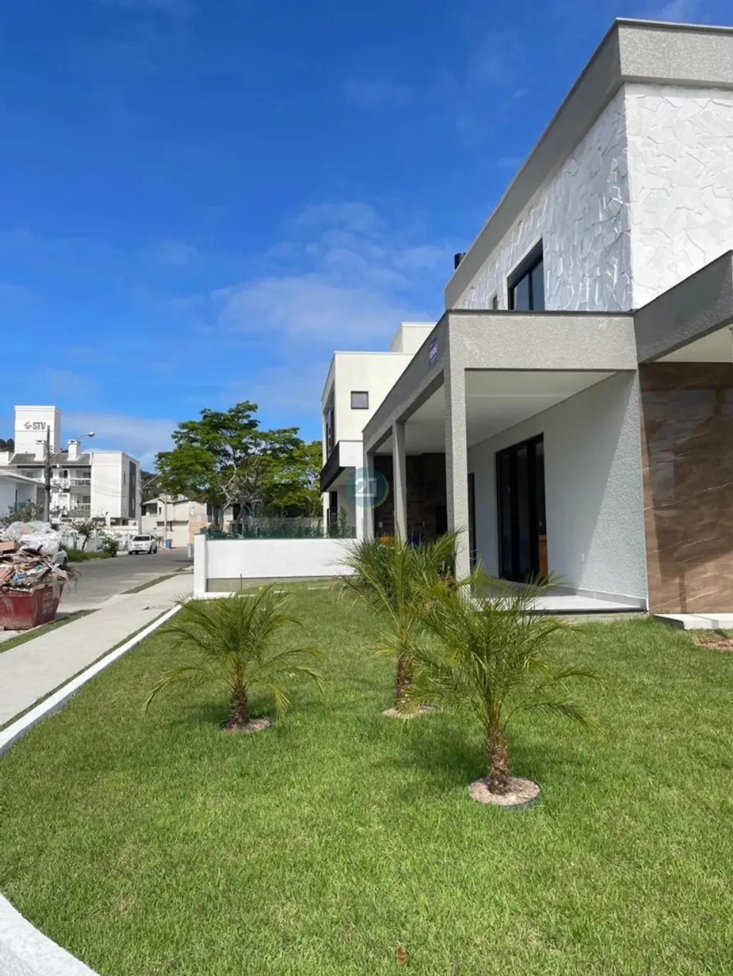 247 m² apartment with 3 en-suite bedrooms and 2 parking — photo 16