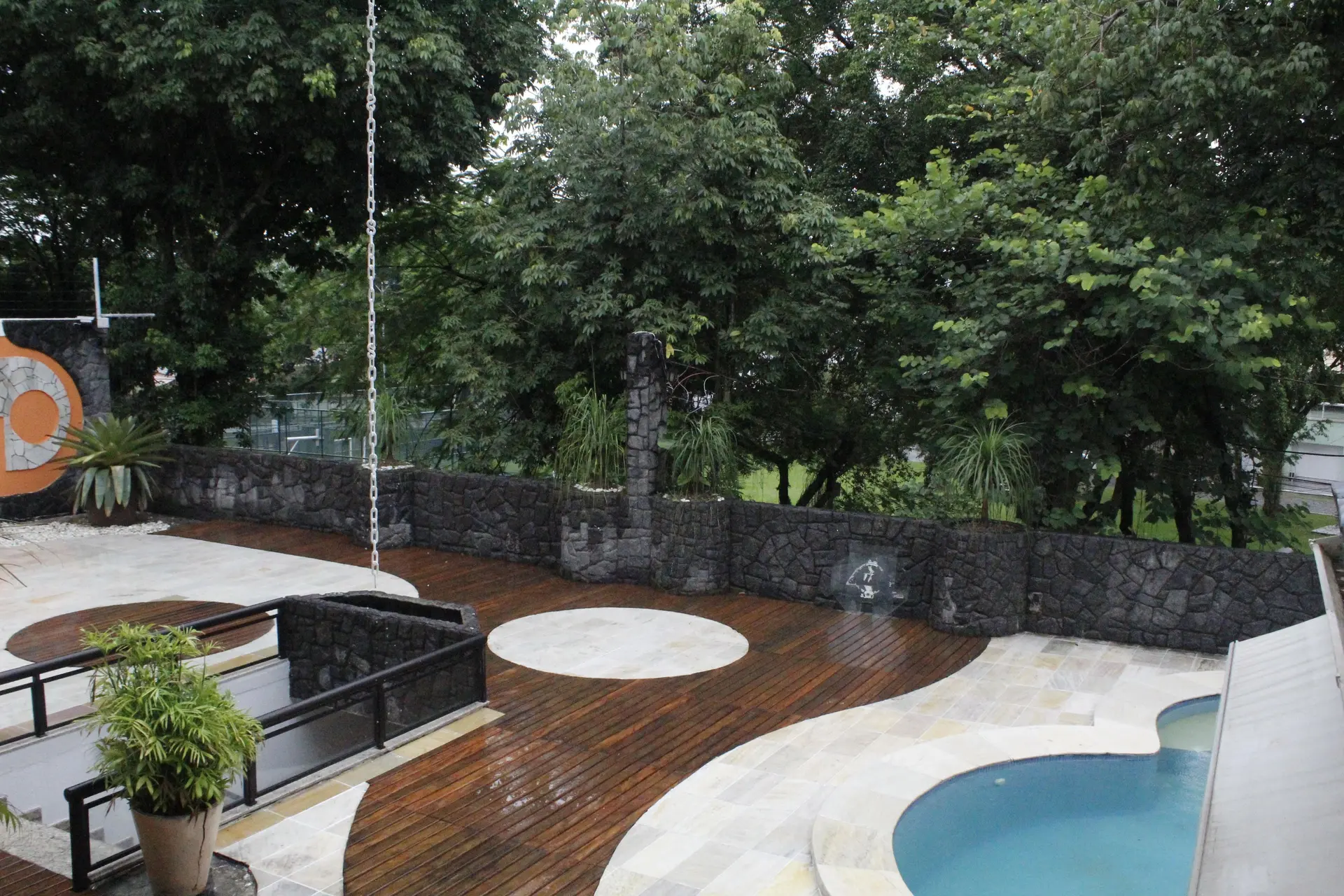 House with 5 bedrooms and 5 parking spaces — photo 5