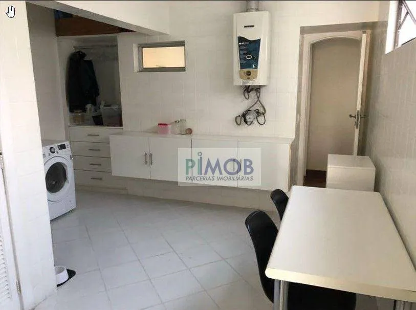 Top-floor apartment with 3 bedrooms and 330 m² — photo 19