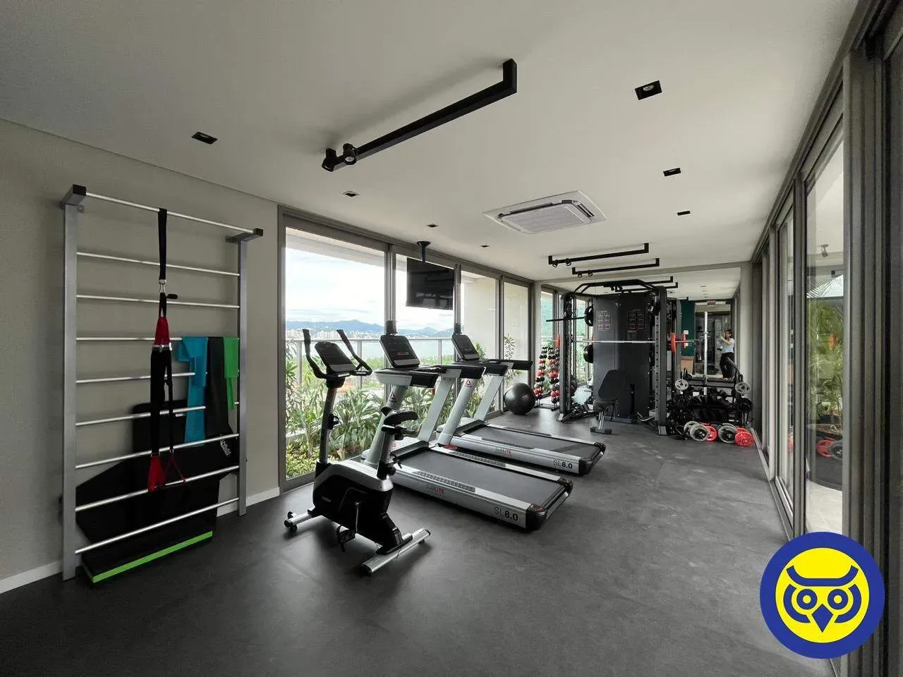 Furnished 2-bedroom apartment with 1 parking spot