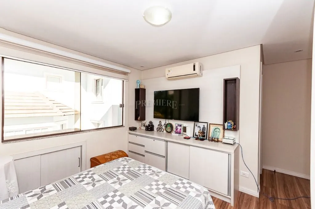 Furnished house with 4 bedrooms across 1167 m² and 8 spots — photo 69