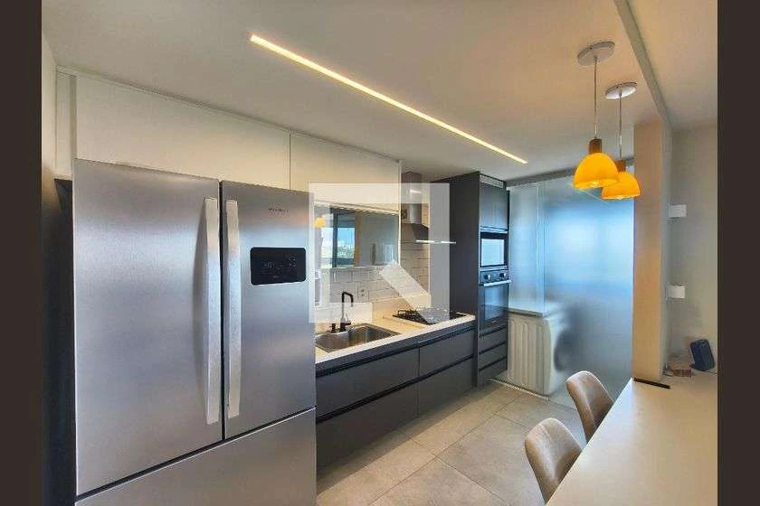 2-bedroom apartment with 1 en-suite and open-plan kitchen — photo 2