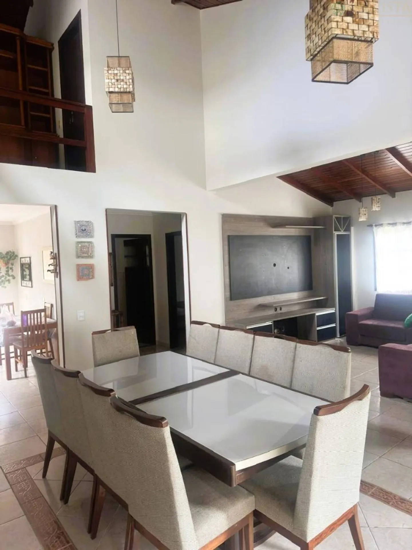 4-bedroom house with a grill on the balcony in Florianópolis