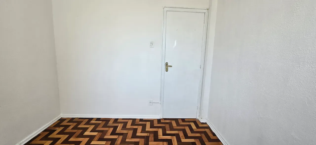 Apartment, 39 m², with wood or laminate floors — photo 12