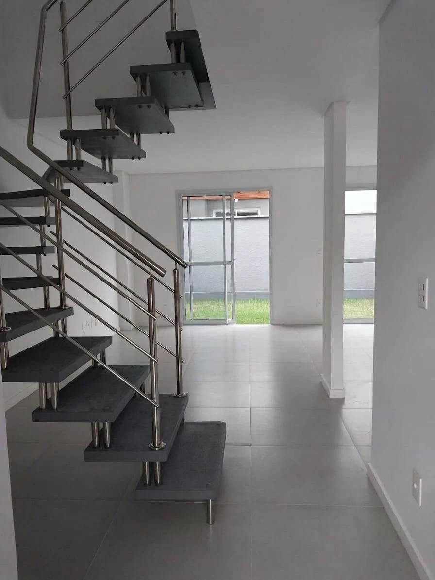 Unfurnished house with 3 bedrooms and 2 bathrooms — photo 22