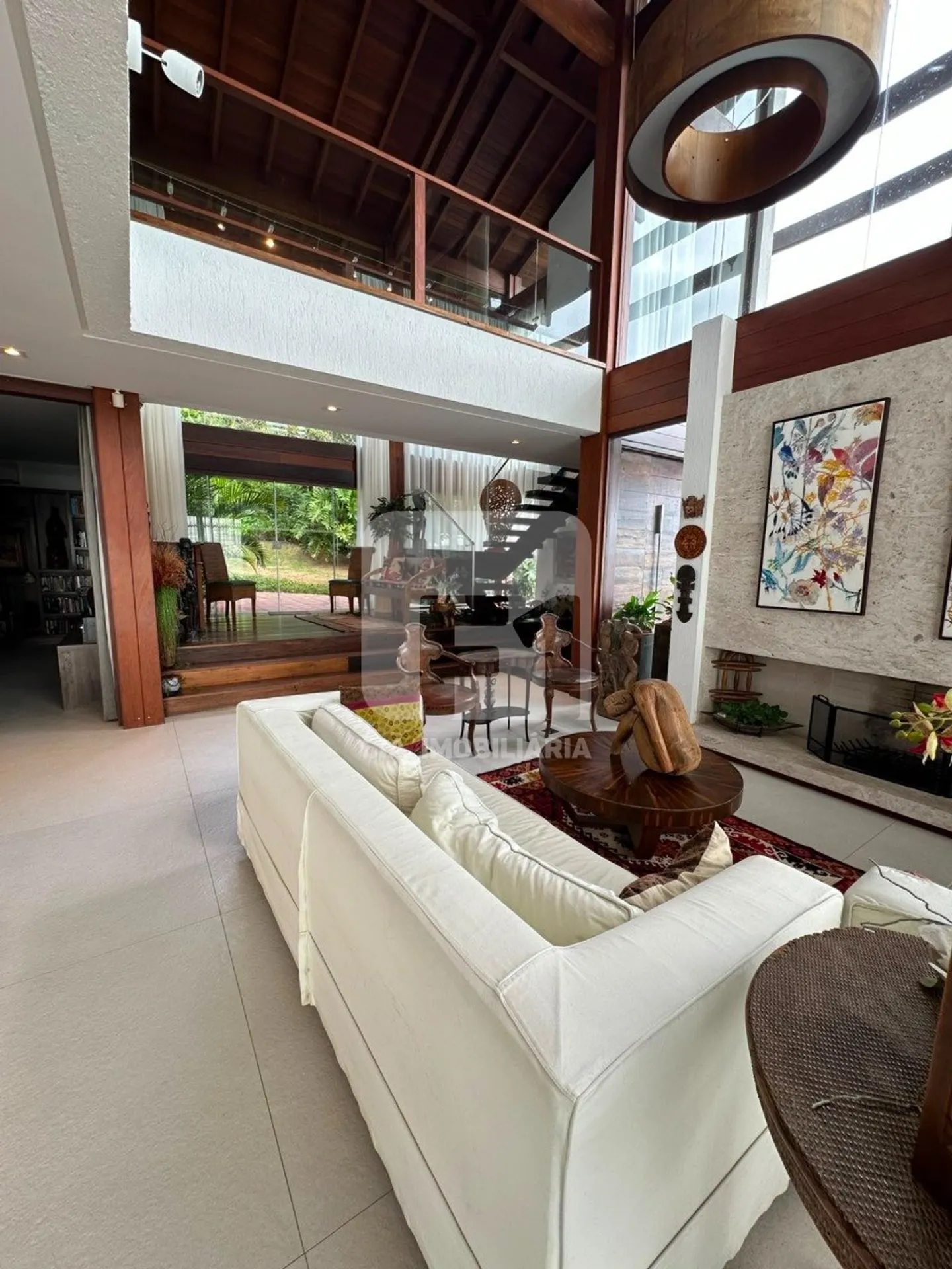 Furnished house with 6 bedrooms and 650 m² total — photo 39