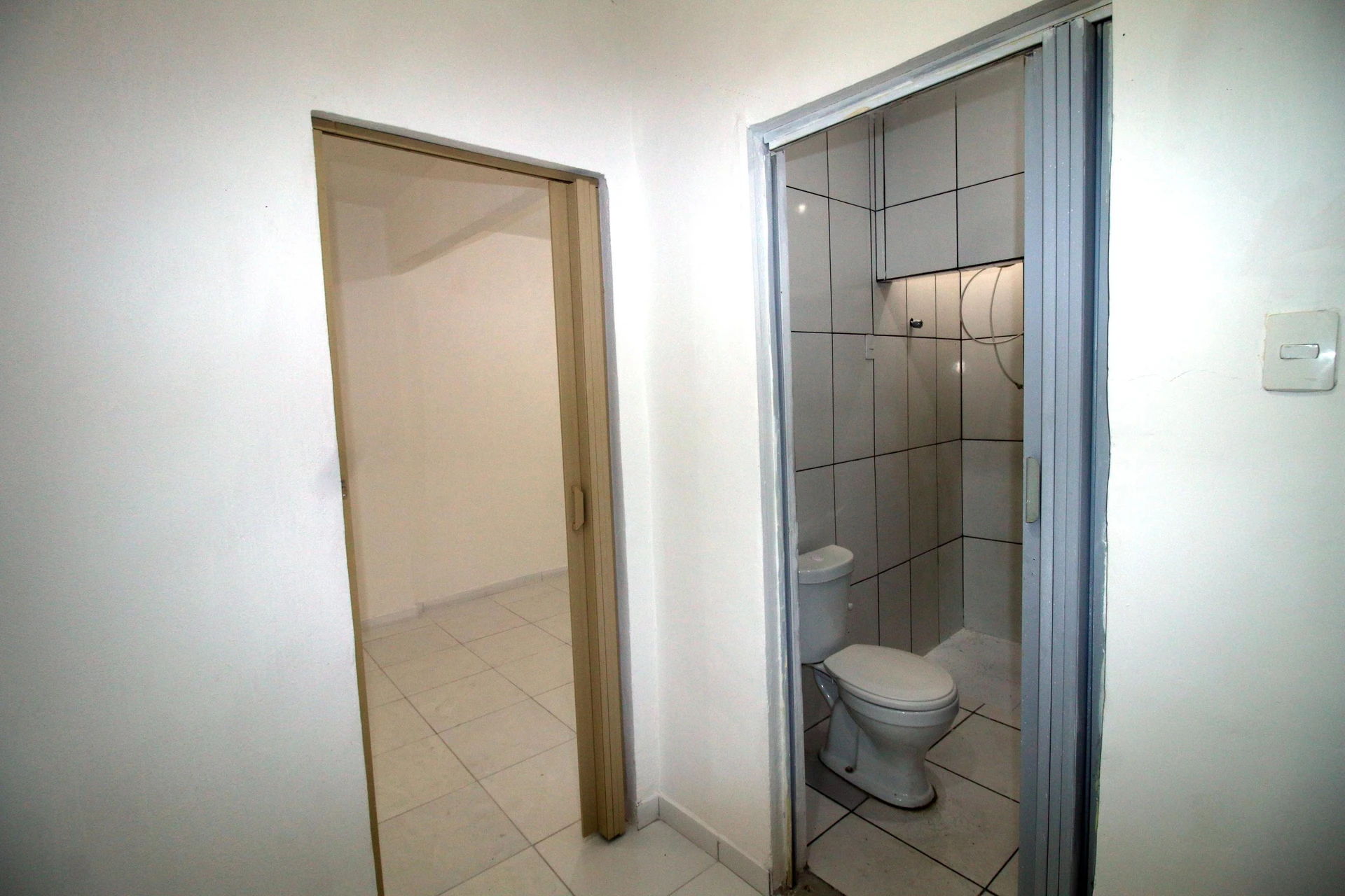 Casa sem mobília com 1 quarto e jardim privativo — photo 10