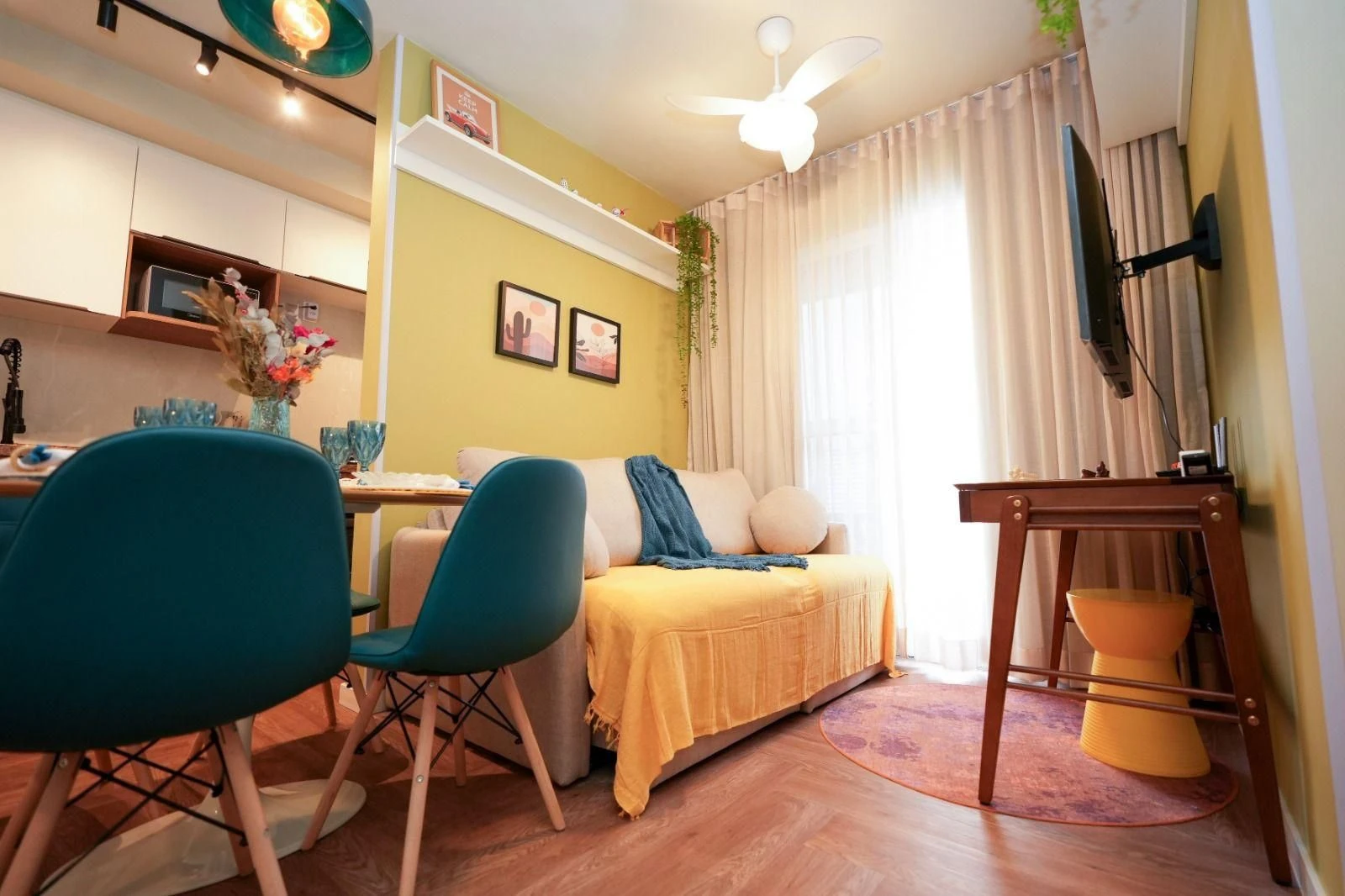 Apartamento mobiliado com cozinha americana e varanda envidraçada — photo 23