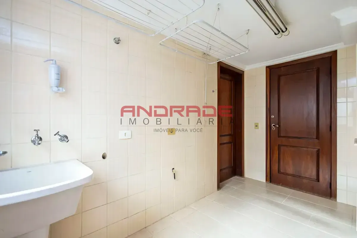 Unfurnished 3-bedroom apartment with 118 m² — photo 27