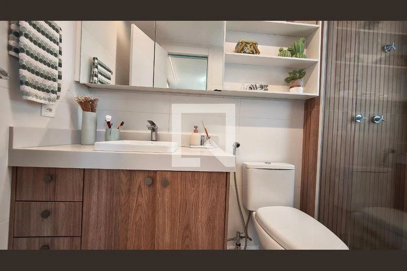 4-bedroom apartment with a glass-enclosed balcony — photo 30