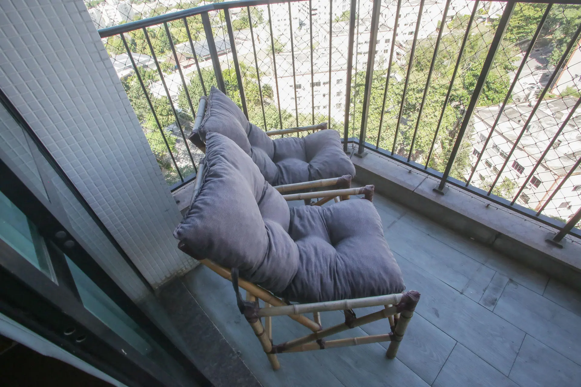 3-bedroom apartment with a balcony and 1 parking space — photo 6