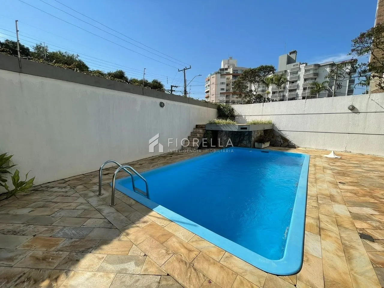 Furnished house, 376 m², with a water view — photo 25