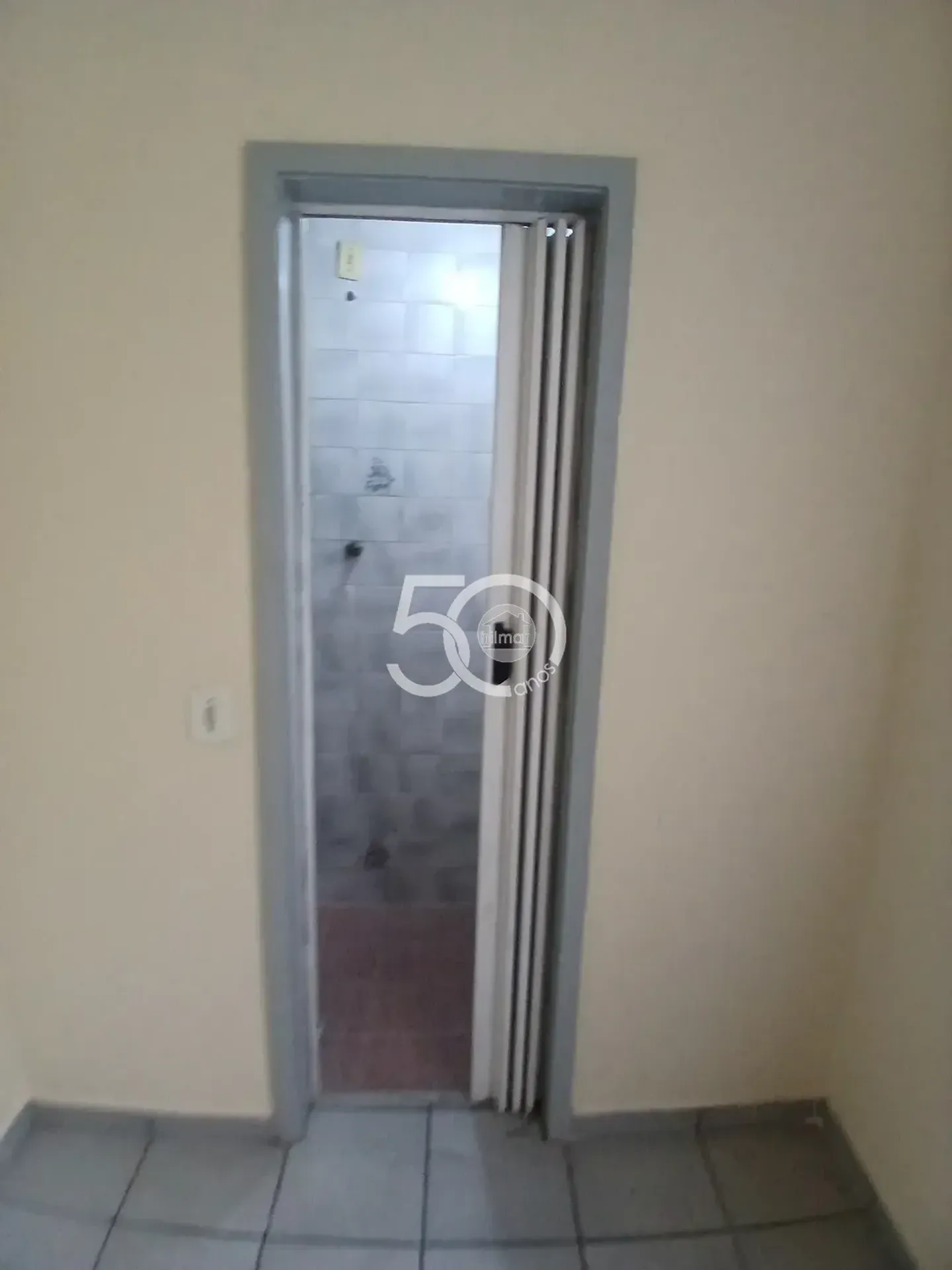 Apartamento sem mobília com 2 quartos e varanda — photo 32