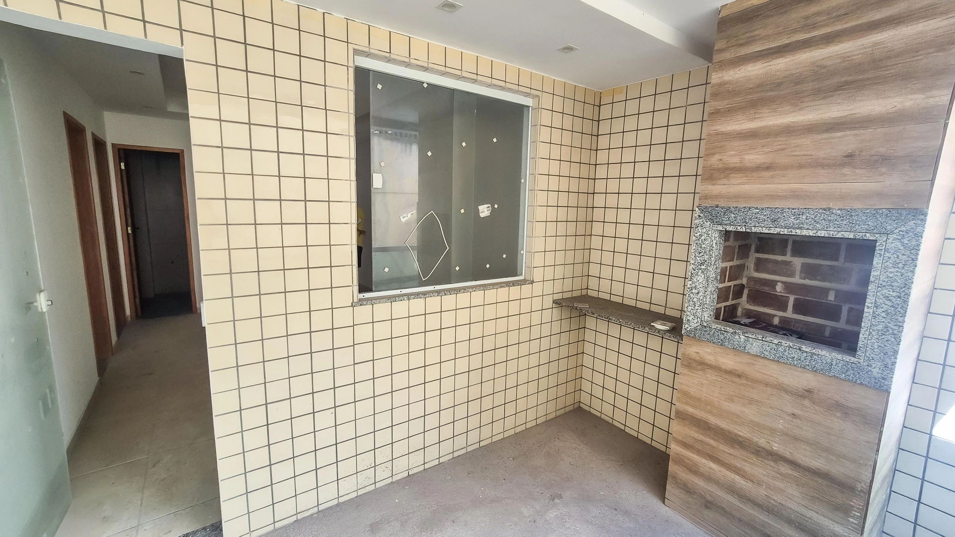 2-bedroom unfurnished apartment with closed kitchen — photo 10