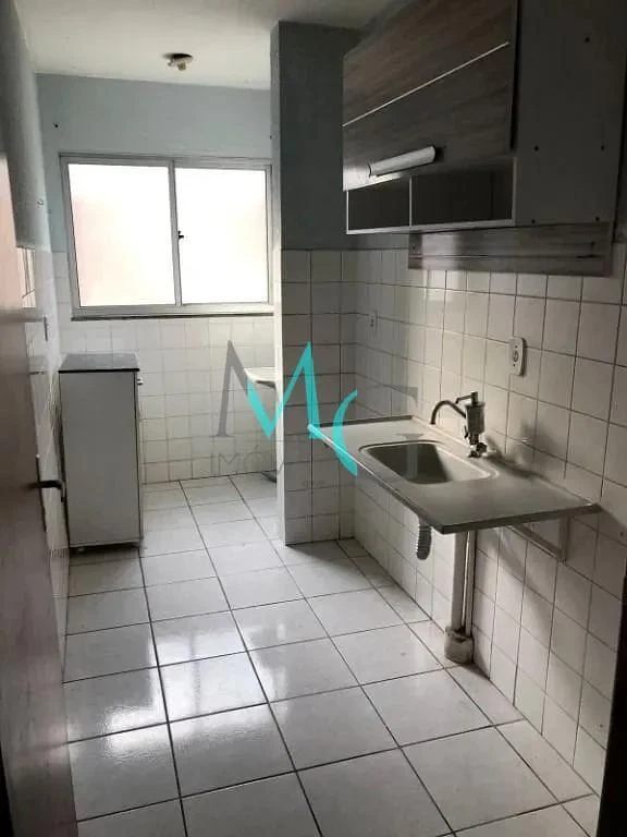Apartamento com 2 quartos e cozinha fechada a gás