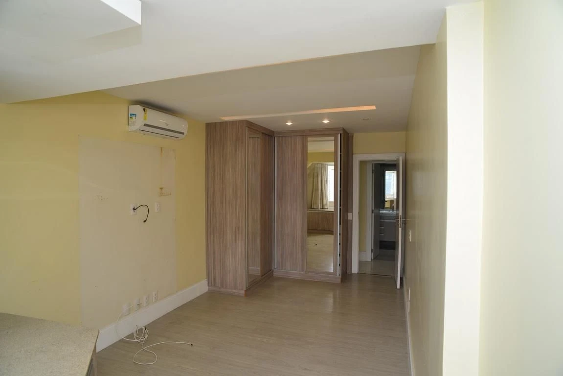 Ванна та 4 спальні: квартира 300 м² — photo 29