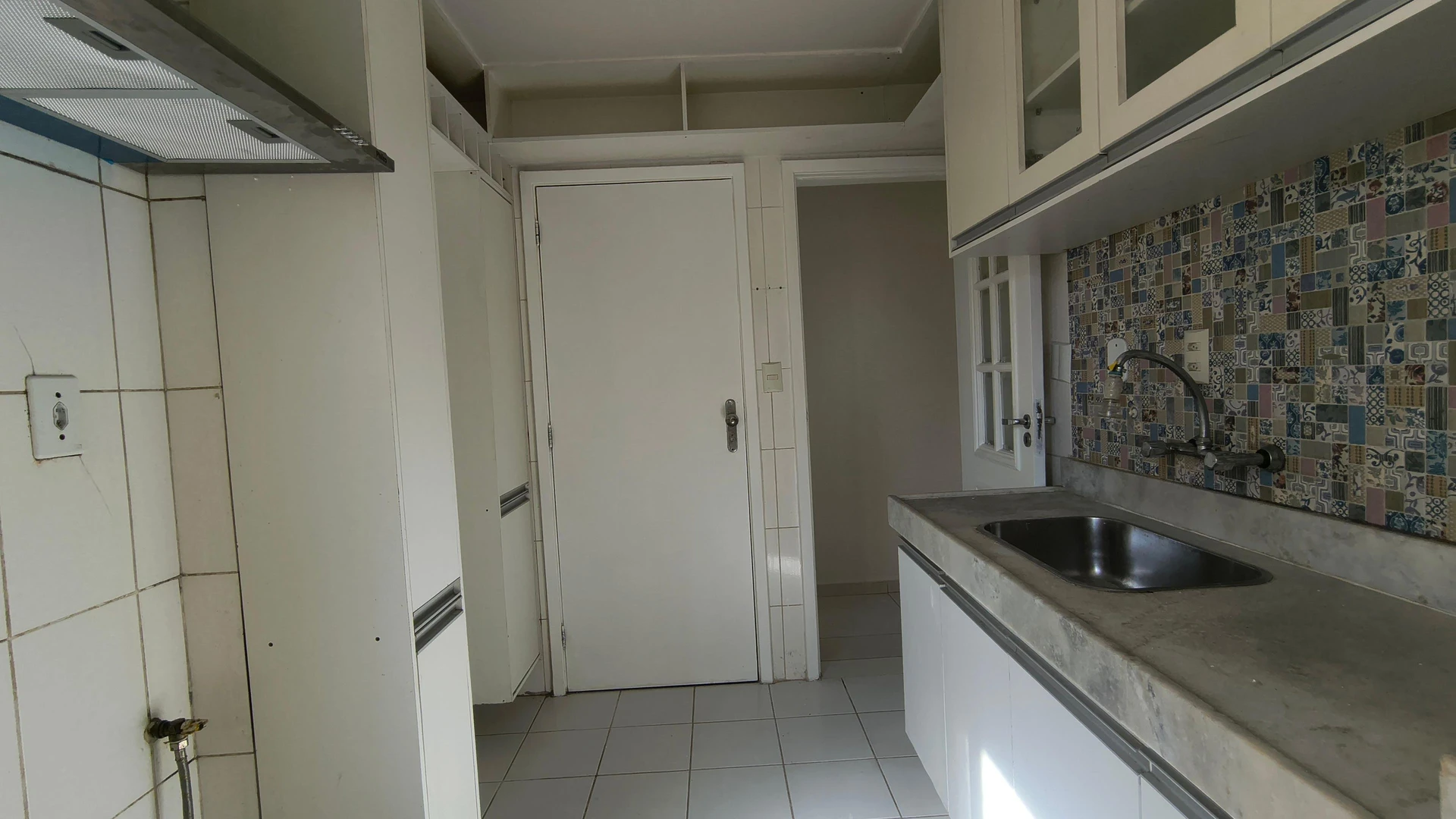 Apartment with 3 en-suite bedrooms and 5 baths, 2 parking — photo 36