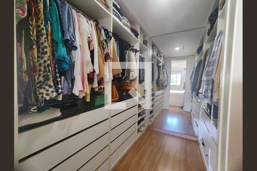Rental apartment with 4 bedrooms, 360 m² and a balcony — photo 39
