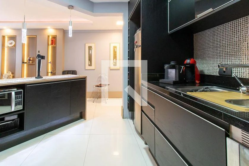 Furnished 3-bedroom apartment with 146 m² — photo 3