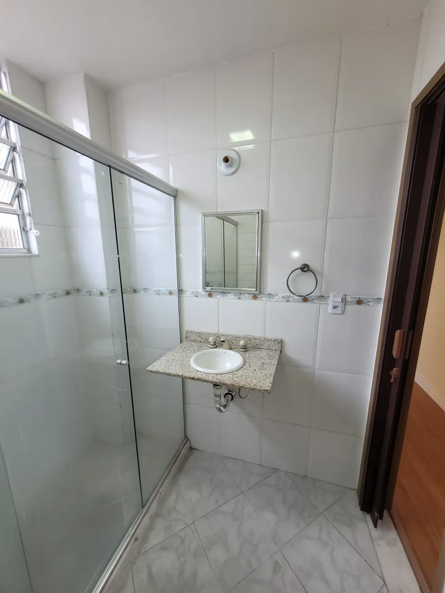72 m² apartment with 3 bedrooms and electric showers — photo 13