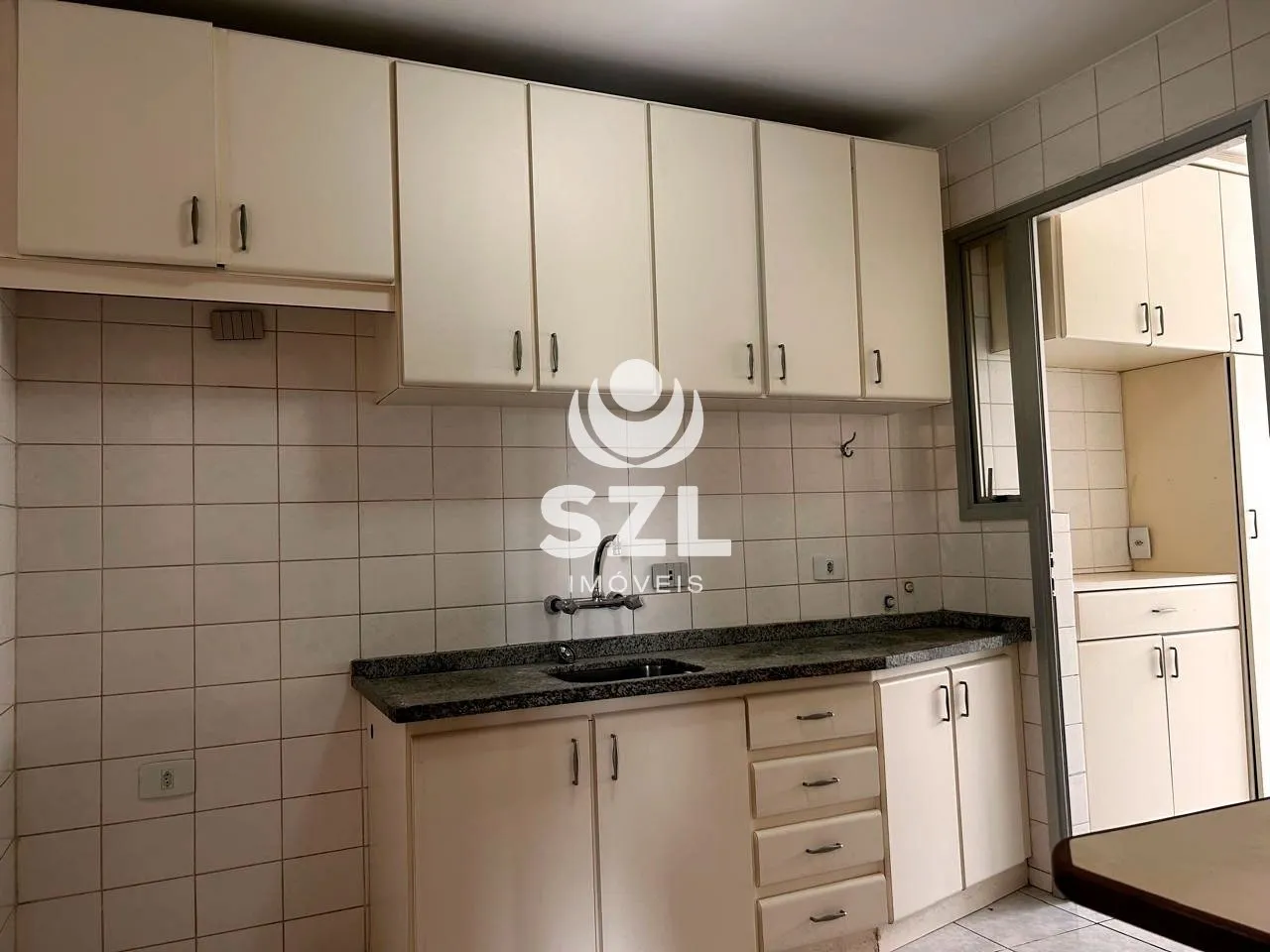 Apartamento com piso de madeira ou laminado, Cabral — photo 11